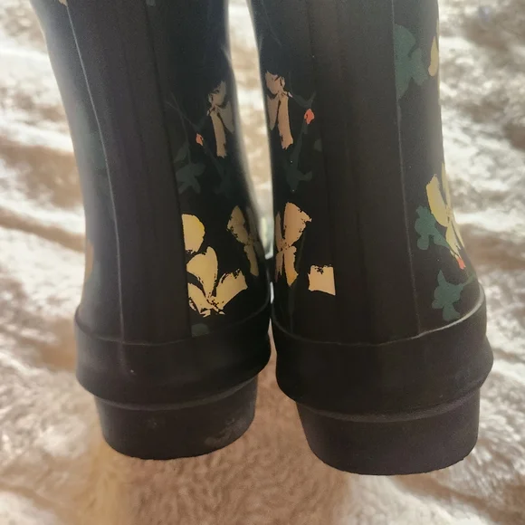 Black Floral Women's Rubber Mid Calf Sz 11 Rain Boots W/ Adjustable Calf Straps - Picture 5 of 5